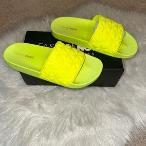 NIB Fashion Nova neon yellow size 10 sandals.